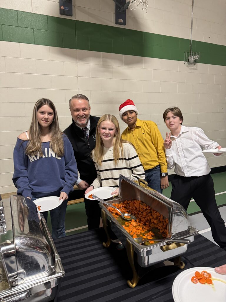 Spruce Glen Public School hosts their annual Grade 8 Turkey Dinner
